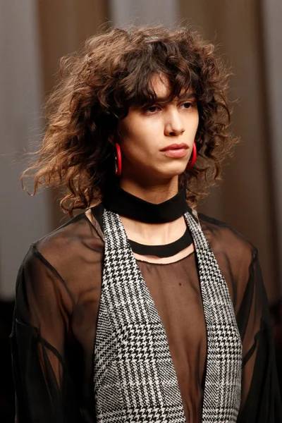 Look 9